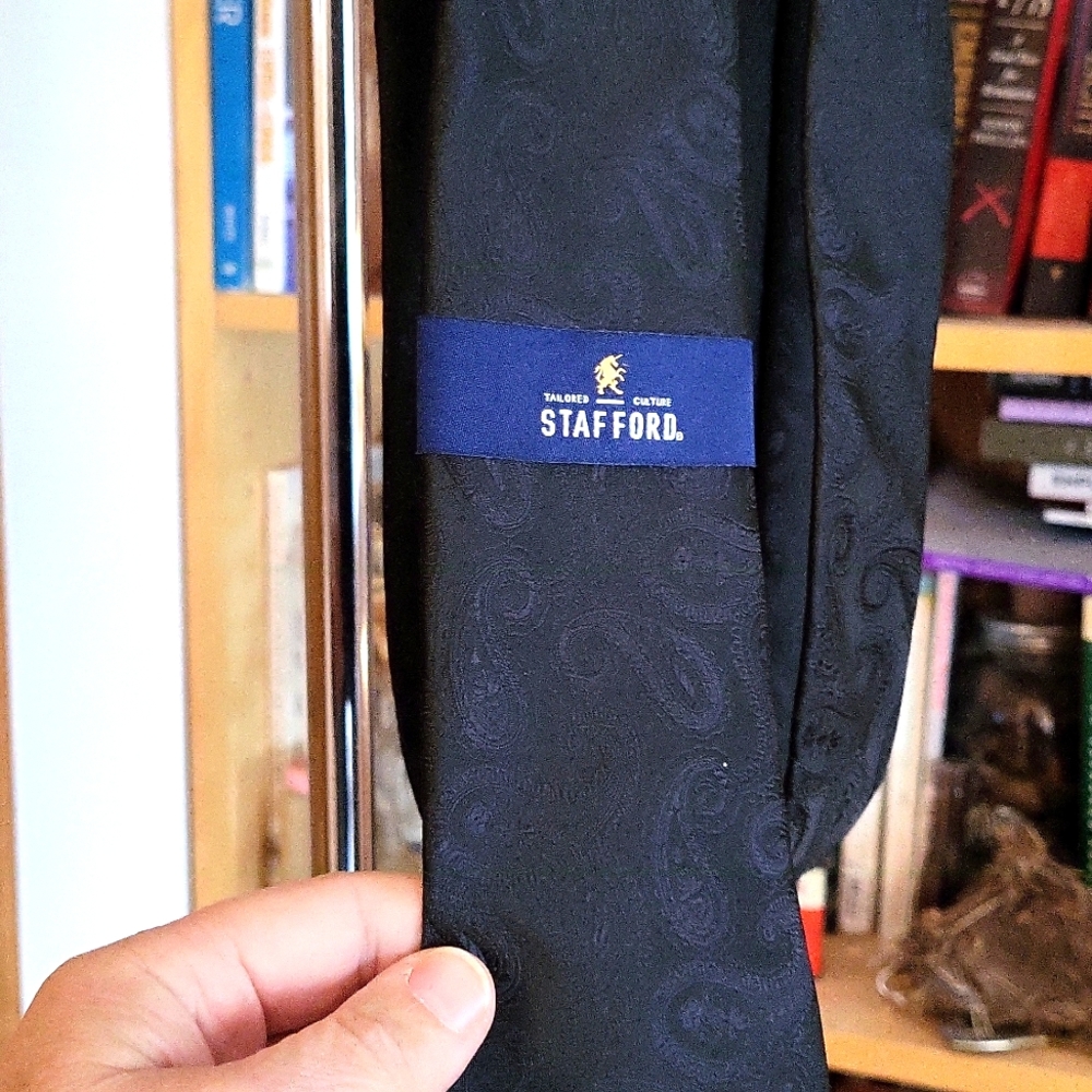 NWT Stafford Paisley Tie